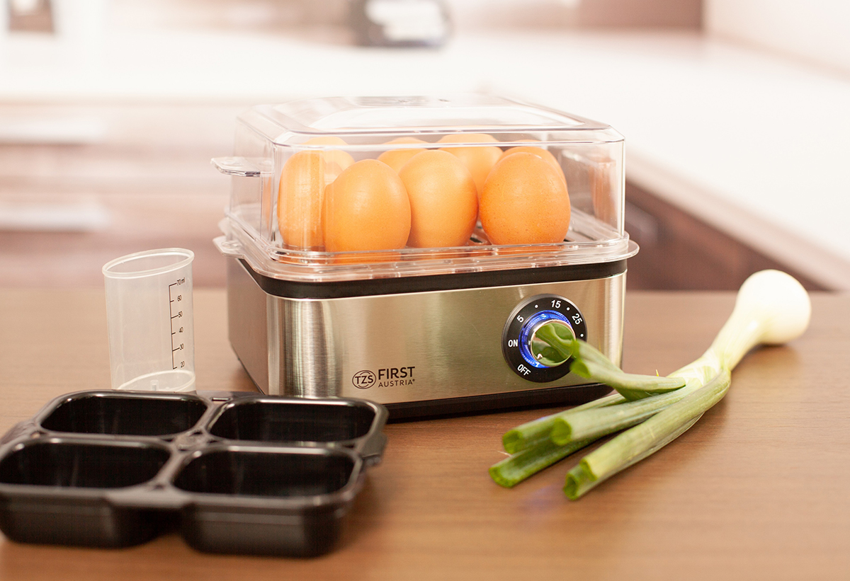 Ο βραστήρας τοποθετημένος σε μια κουζίνα.